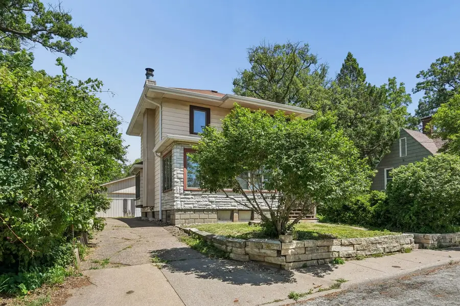 1571 34th Avenue, Moline, IL 61265 - #2