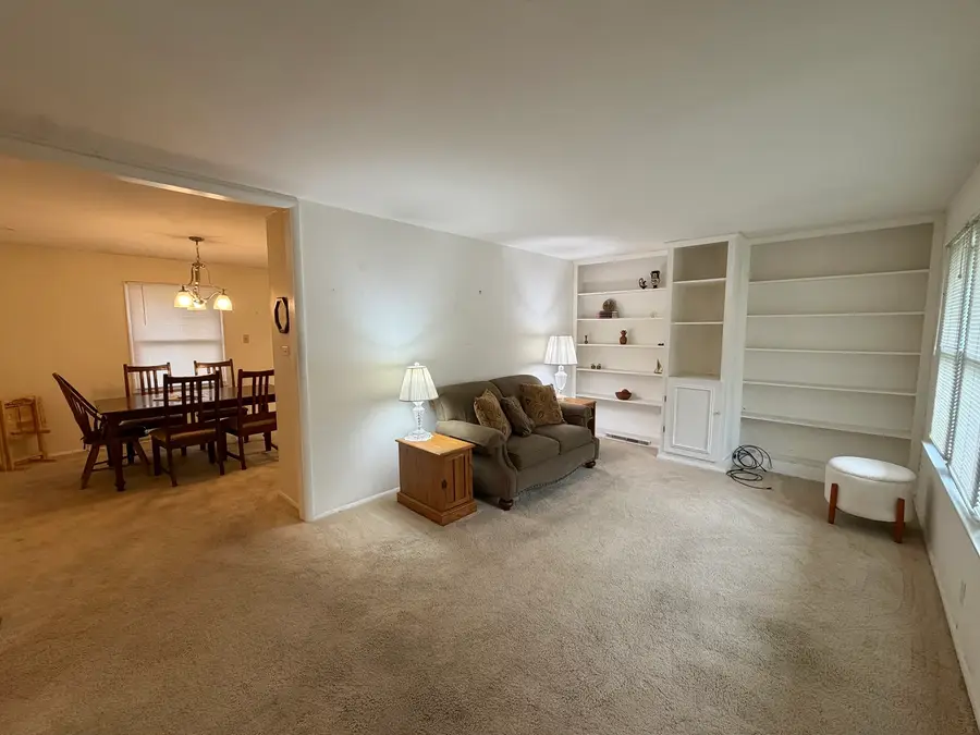 213 River Drive, Dekalb, IL 60115 - #3