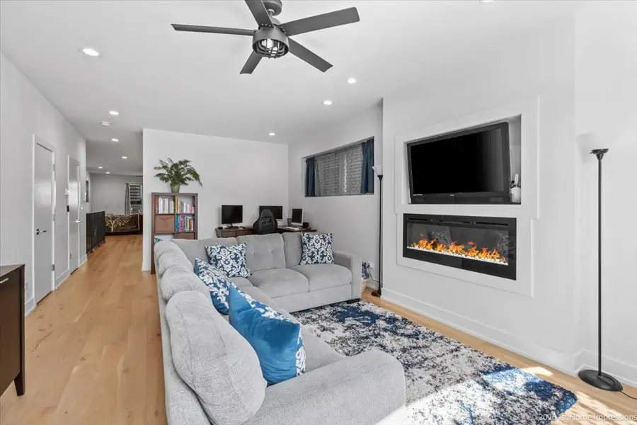 824 S Bell Avenue #1, Chicago, IL 60612 - #3