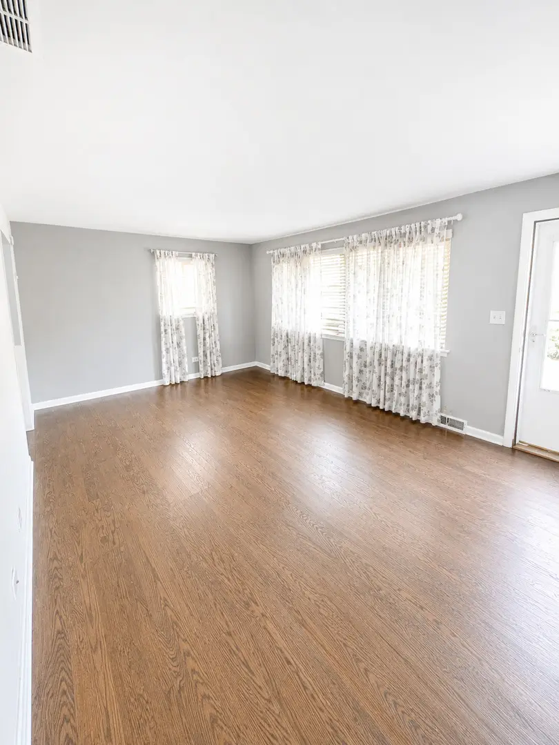 813 Valley Stream Drive #D, Wheeling, IL 60090 - #3
