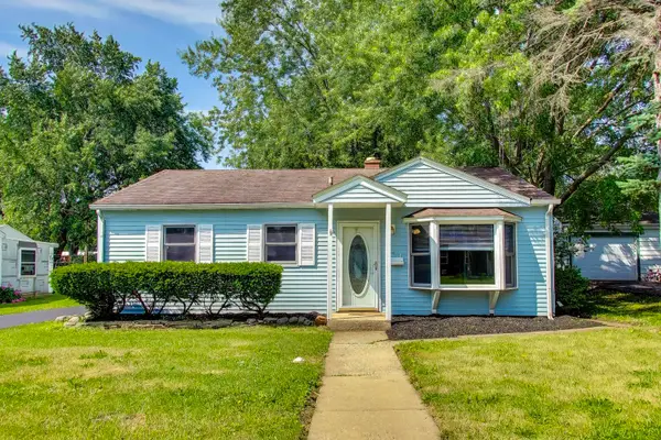 1415 Walnut Drive, Woodstock, IL 60098