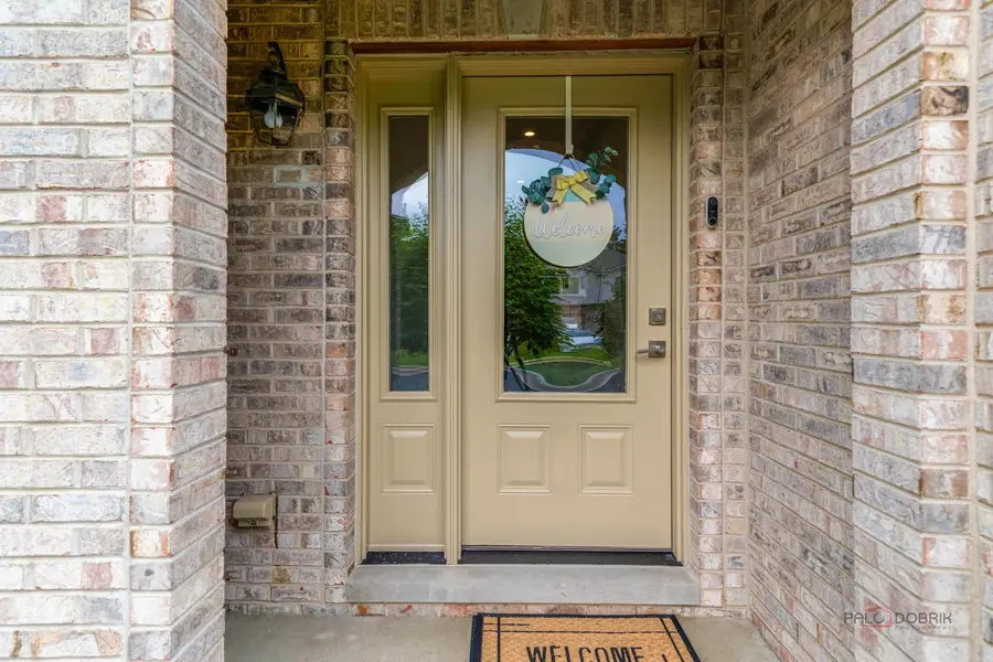 695 E Nerge Road, Roselle, IL 60172 - #2
