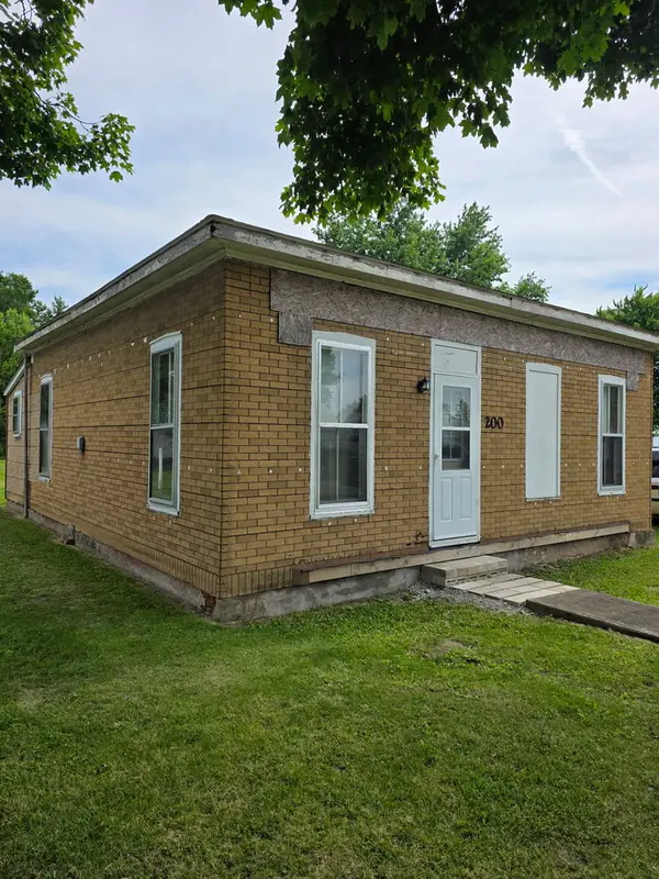214 W 3rd Street, Brocton, IL 61917