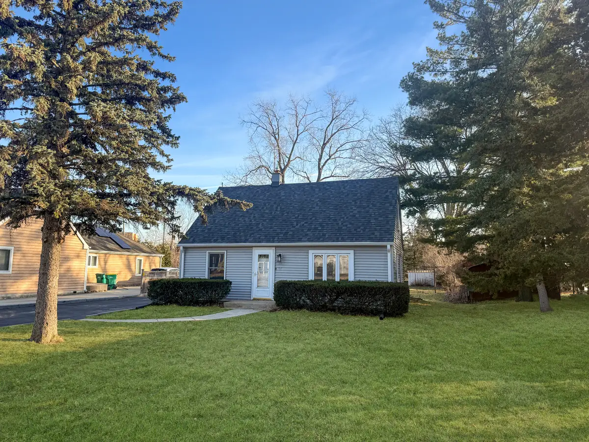 405 E Prairie Avenue, Lombard, IL 60148 - #1