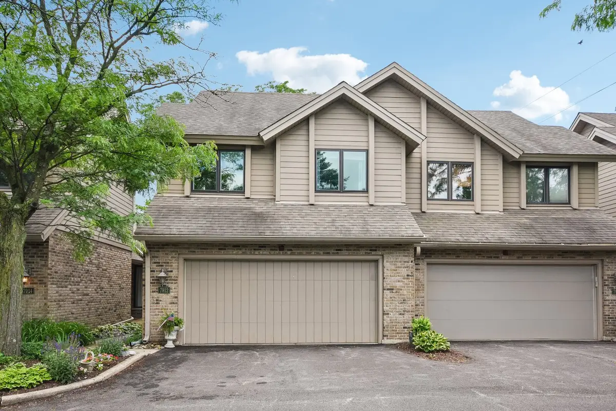 7912 S Garfield Avenue, Burr Ridge, IL 60527 - #1