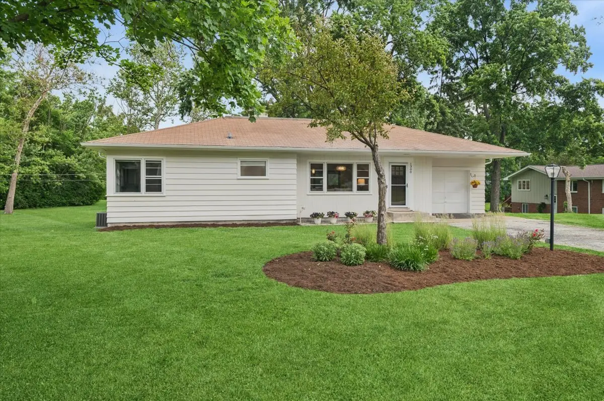 1308 W 53rd Place, La Grange Highlands, IL 60525 - #1