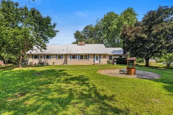 1516 W North Shore Drive, Mahomet, IL 61853