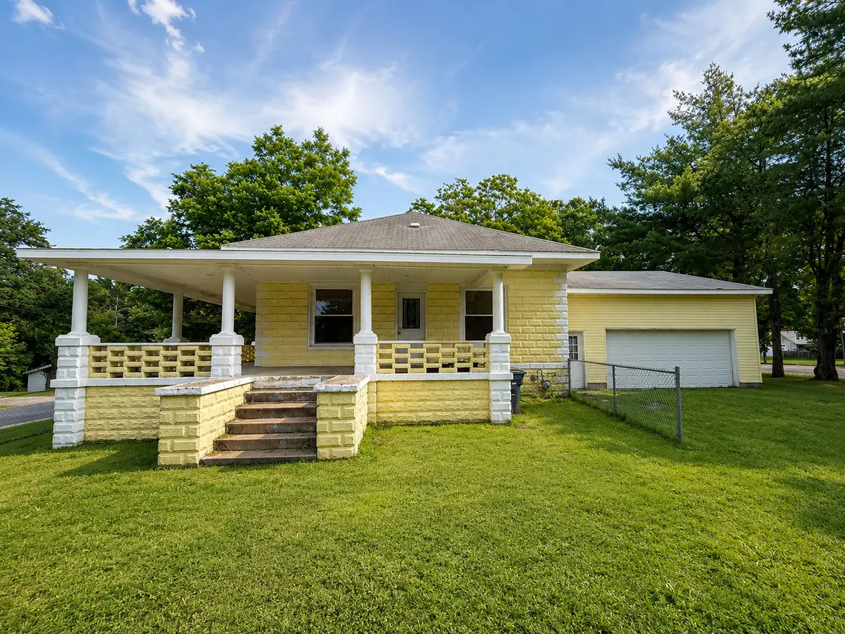 501 N Marion Avenue, Salem, IL 62881 - #1