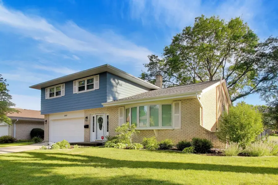2003 E Lillian Lane, Arlington Heights, IL 60004 - #2