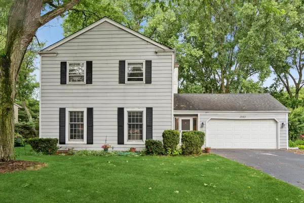 1321 Carol Lane, Naperville, IL 60565