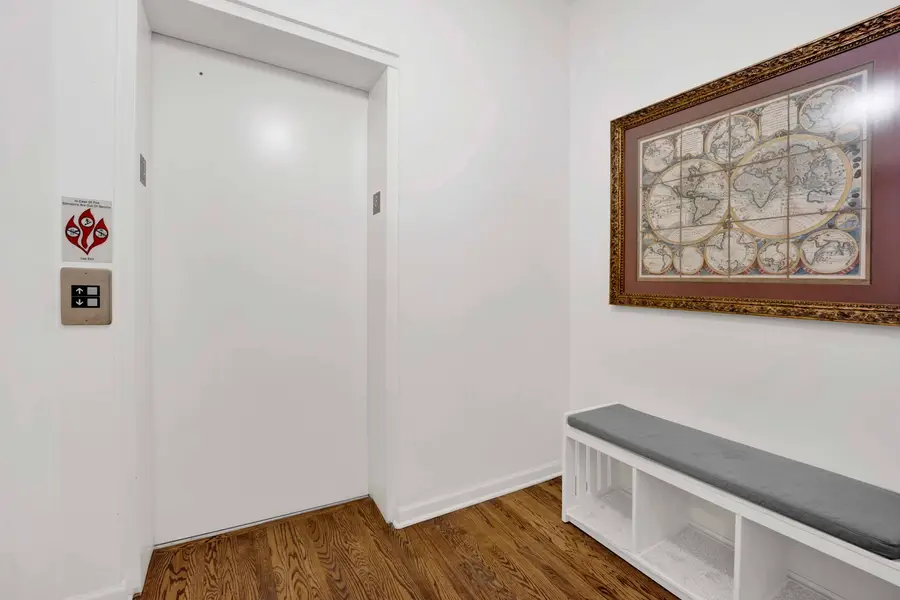 540 W Oakdale Avenue W #3W, Chicago, IL 60657 - #2