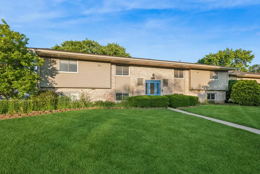 1342 S. 14th Street #B1, Saint Charles, IL 60174 - #2