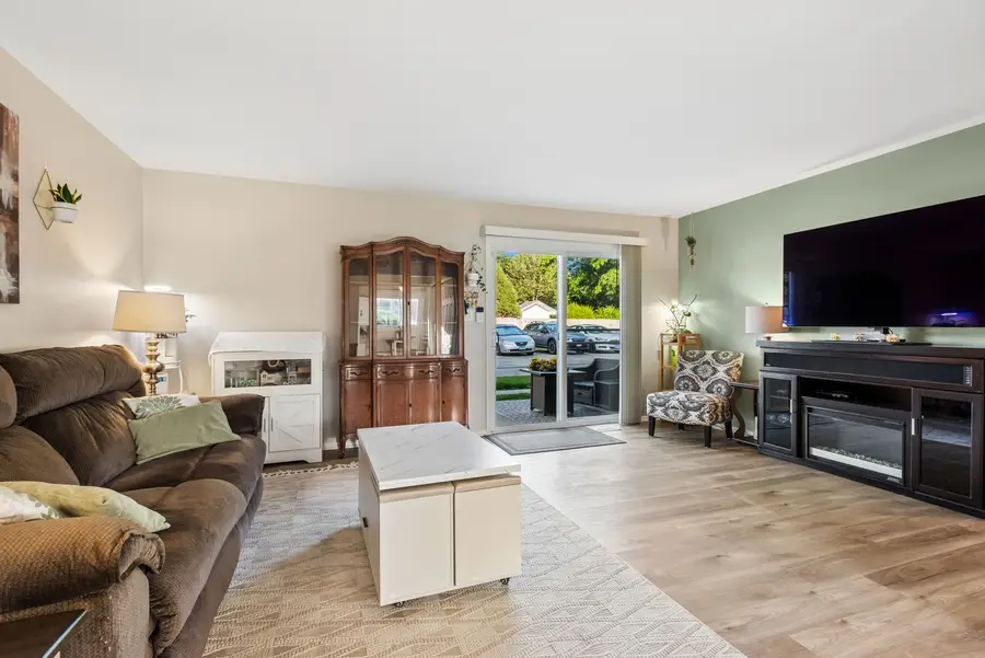 1342 S. 14th Street #B1, Saint Charles, IL 60174 - #3