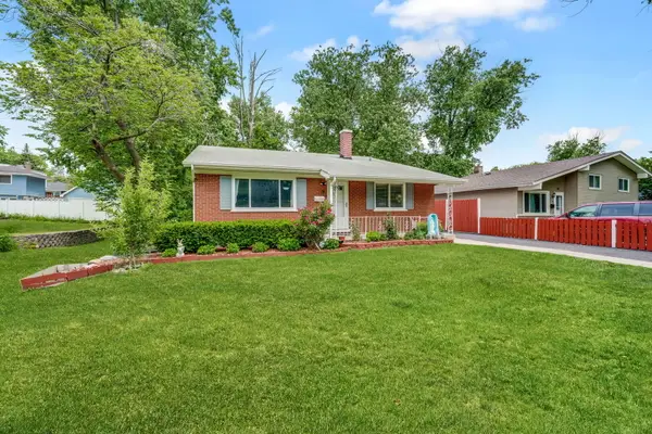 14 E Van Buren Street, Villa Park, IL 60181