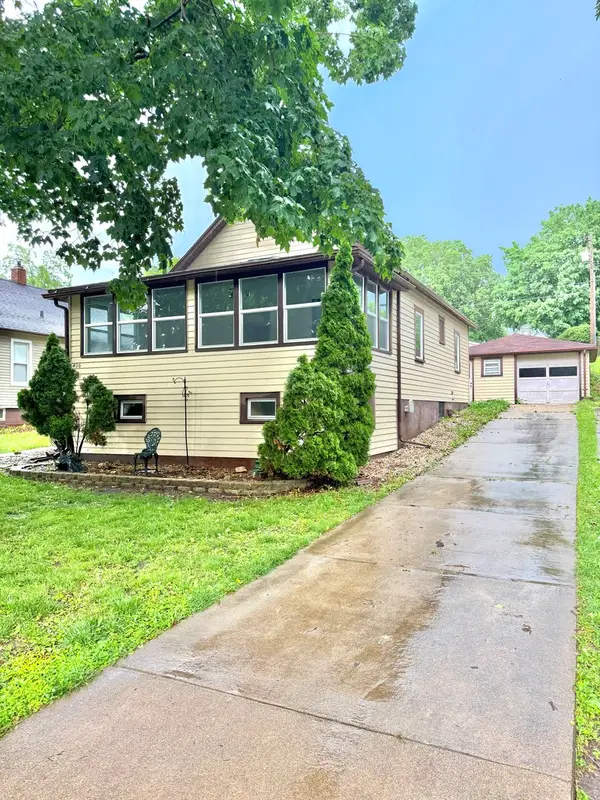 406 E Saint Paul Street, Spring Valley, IL 61362