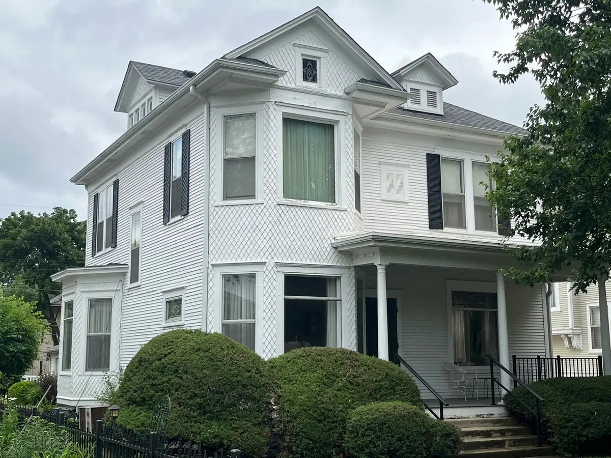 212 E Cleveland Street, Spring Valley, IL 61362 - #1
