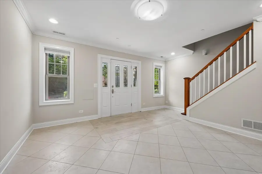 3006 W Newport Avenue, Chicago, IL 60618 - #3