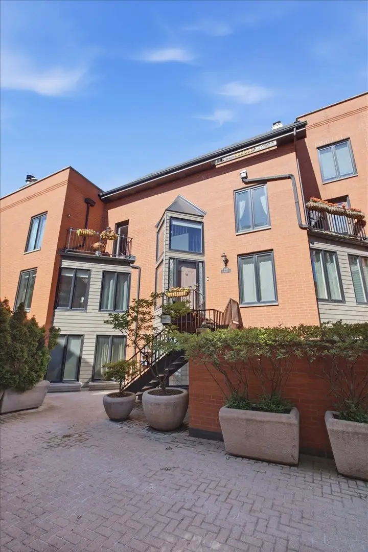 1608 N St Michaels Court, Chicago, IL 60614 - #2
