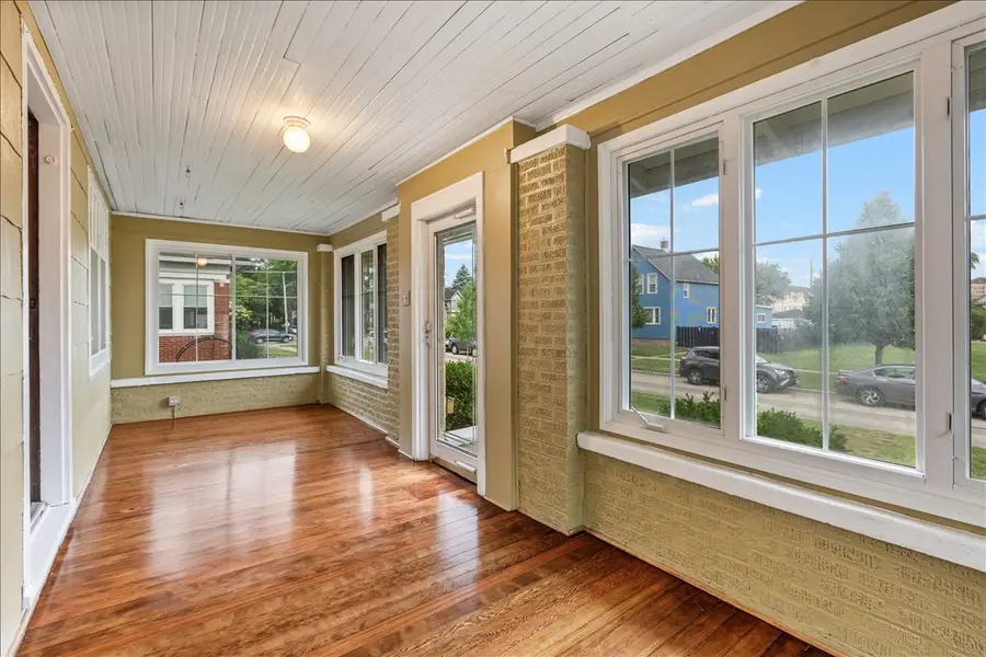 1523 Oakwood Avenue, Des Plaines, IL 60016 - #3