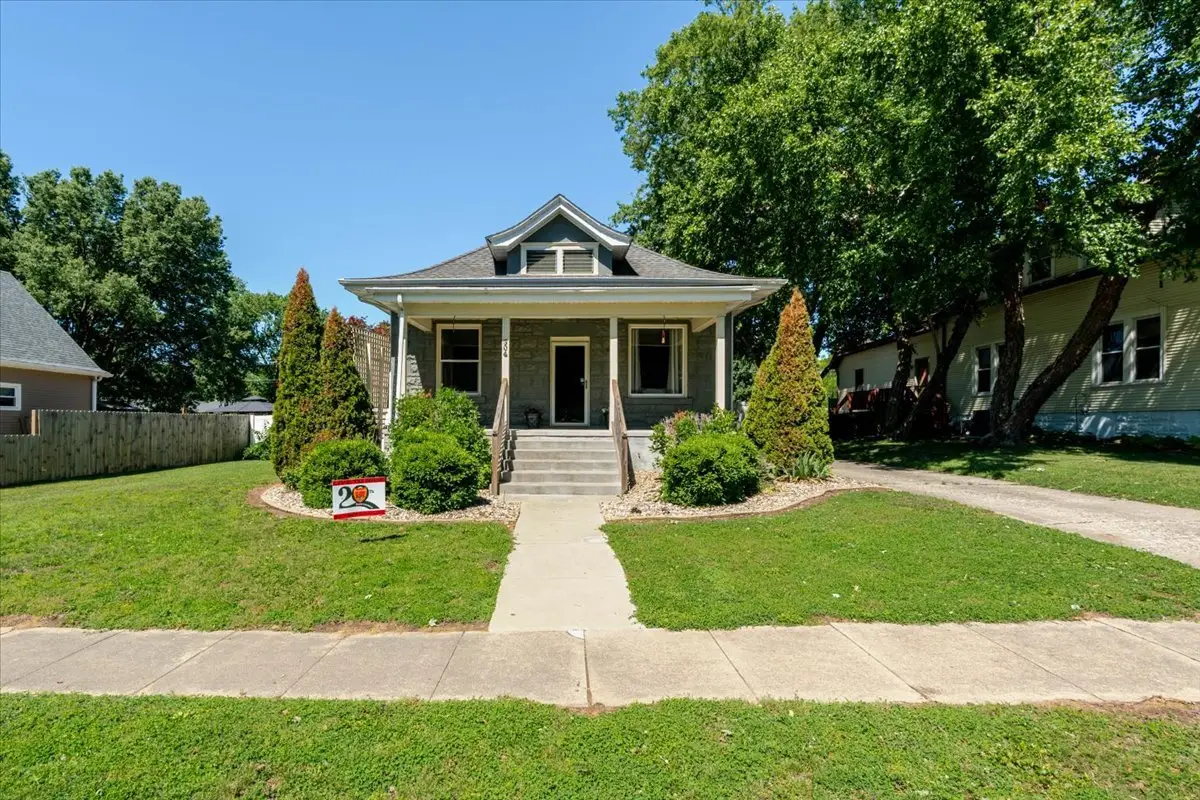 304 S Monroe Street, Mackinaw, IL 61755 - #1