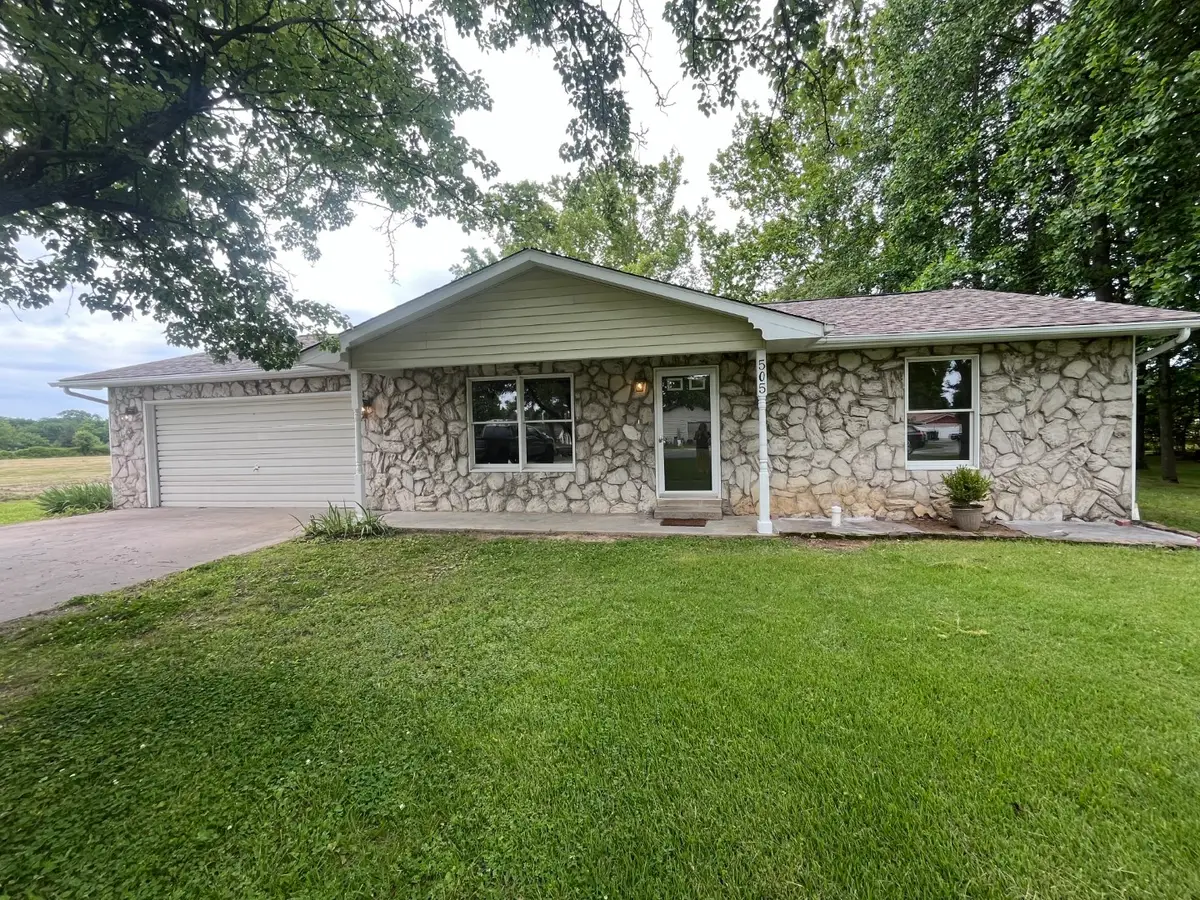 505 E Camelot Street, De Soto, IL 62924 - #1