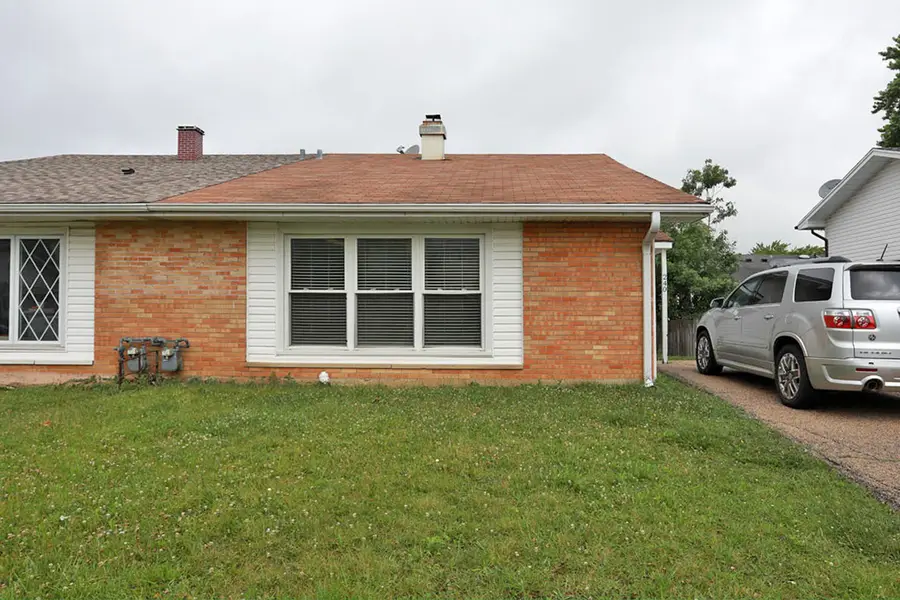 240 Grissom Lane, Hoffman Estates, IL 60169 - #2