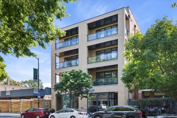 4939 N Damen Avenue #301, Chicago, IL 60625