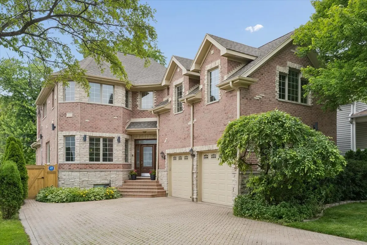 5054 W Berwyn Avenue, Chicago, IL 60630 - #1
