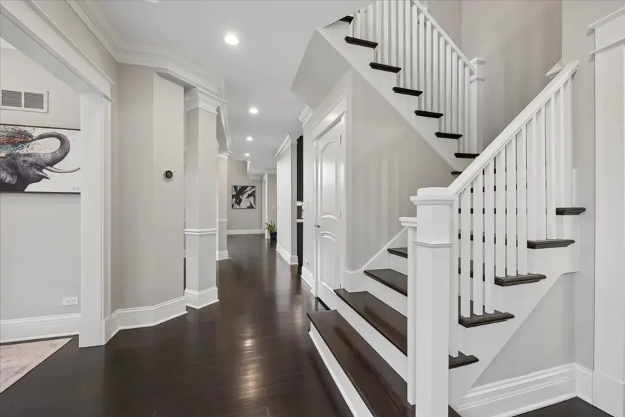 5054 W Berwyn Avenue, Chicago, IL 60630 - #3