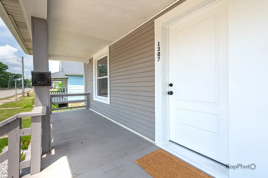 1307 E Cass Street, Joliet, IL 60432 - #3