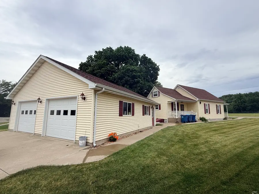12 W Park Avenue, Cherry, IL 61317 - #3