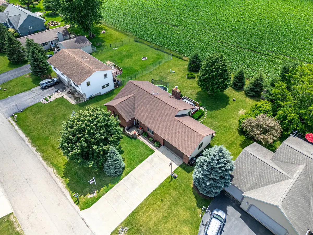10205 Sharon Lane, Hebron, IL 60034 - #1