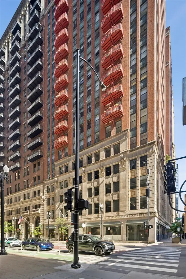 208 W Washington Street #1813, Chicago, IL 60606