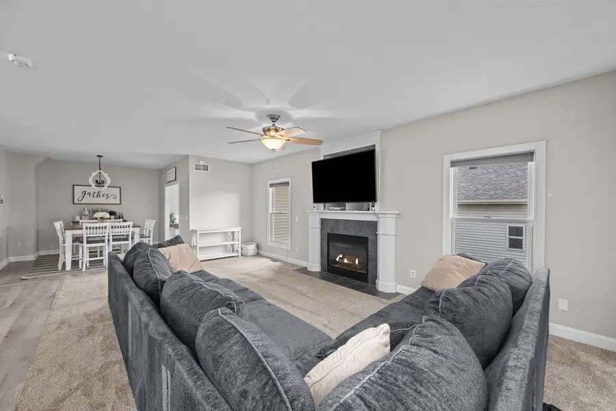 1302 Eagles Crest Drive, Davenport, IA 52804 - #3