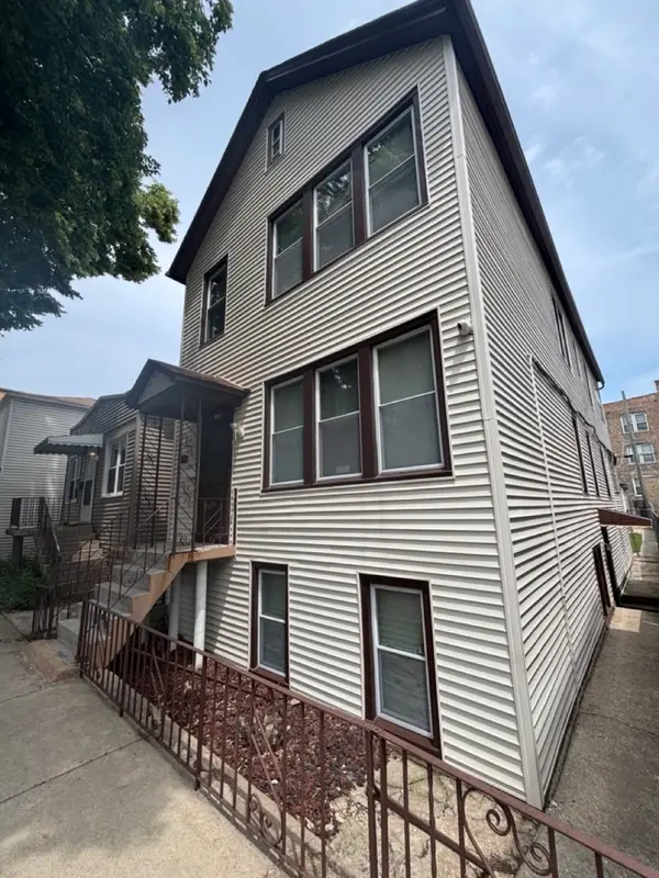 3327 S Lituanica Avenue, Chicago, IL 60608