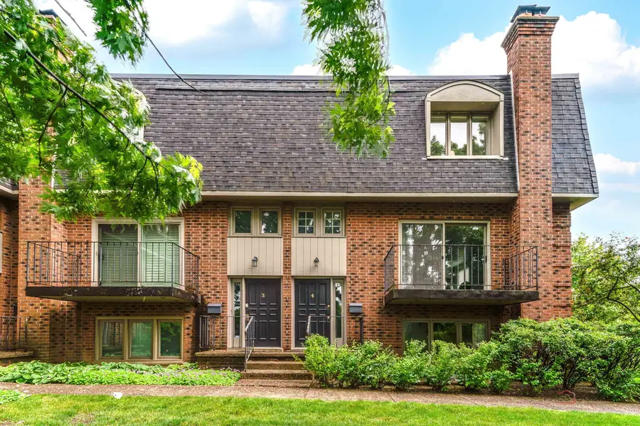 1111 S Waukegan Road #4, Lake Forest, IL 60045 - #2