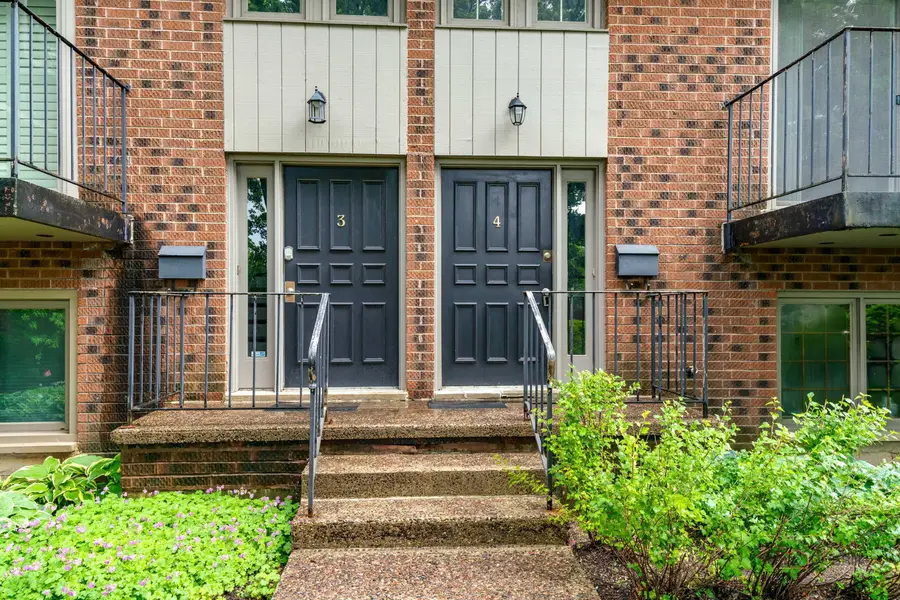 1111 S Waukegan Road #4, Lake Forest, IL 60045 - #3