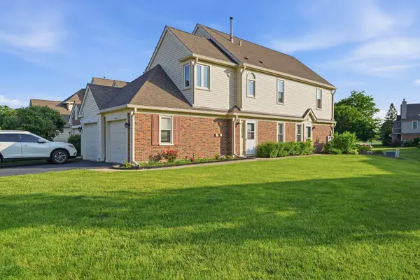 304 University Lane #A, Elk Grove Village, IL 60007