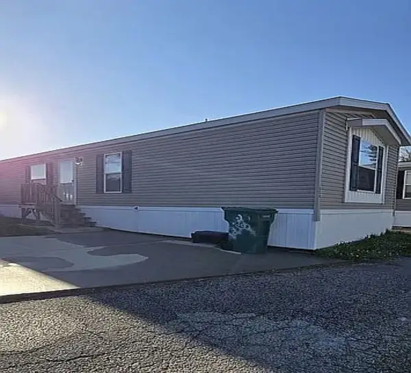 534 E 37th Avenue #329, Hobart, IN 46342