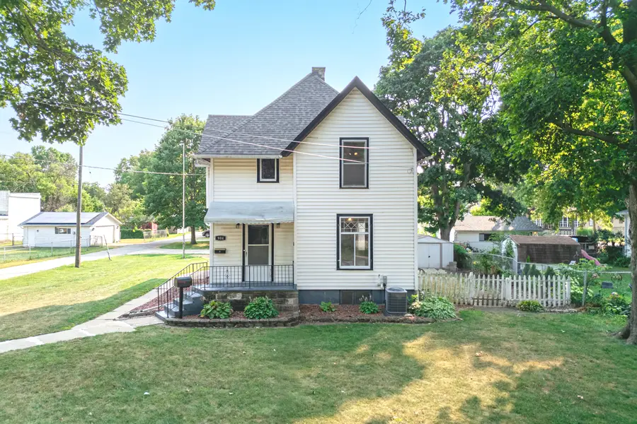 904 Kishwaukee Street, Belvidere, IL 61008 - #2