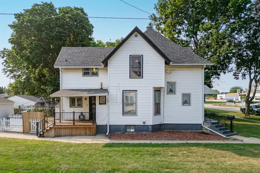 904 Kishwaukee Street, Belvidere, IL 61008 - #3