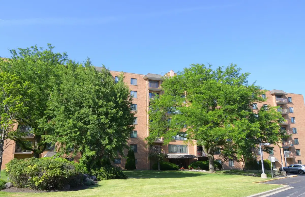1747 W Crystal Lane #207, Mount Prospect, IL 60056 - #1