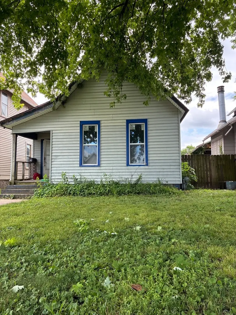 521 3rd Avenue S, Clinton, IA 52732 - #1