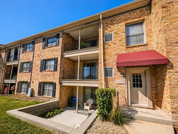 1724 Fayette Walk, Hoffman Estates, IL 60169
