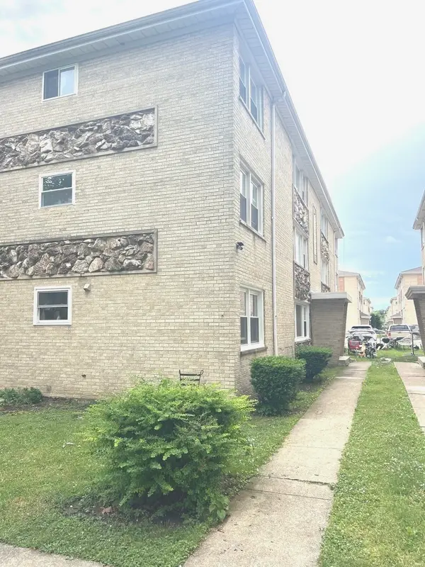 5214 N Potawatomie Avenue #2E, Chicago, IL 60656