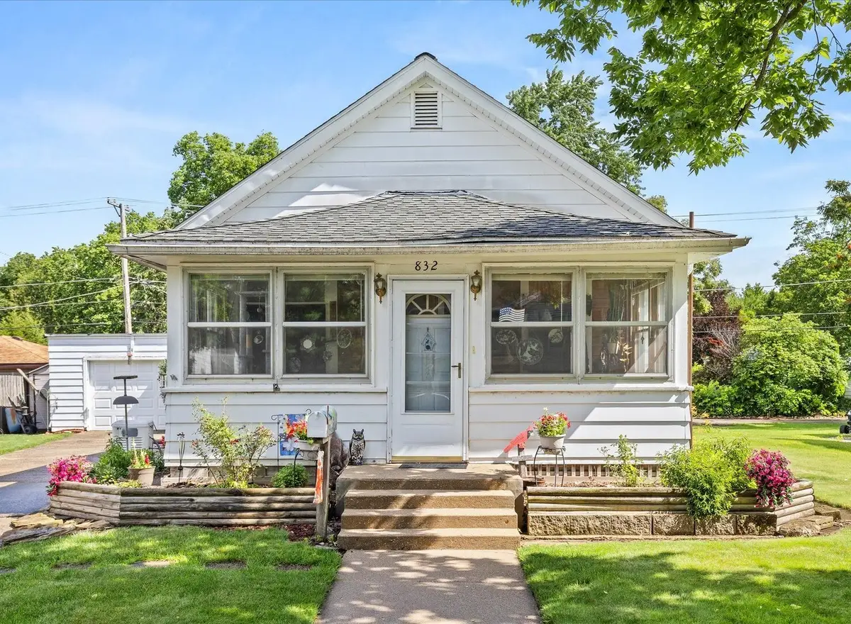 832 E Jefferson Street, Morris, IL 60450 - #1