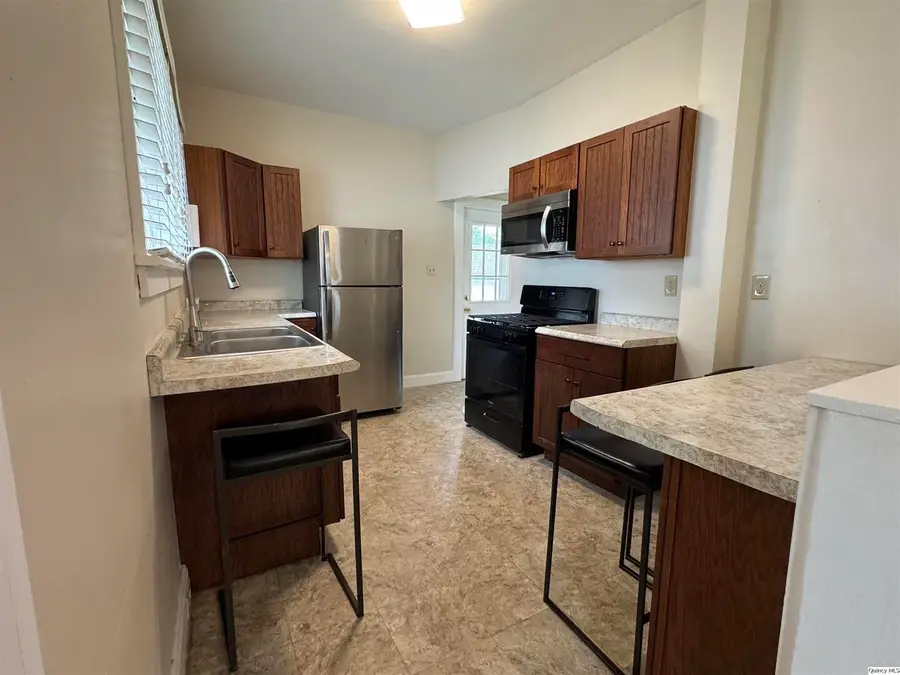 627 S 20th, Quincy, IL 62301 - #3