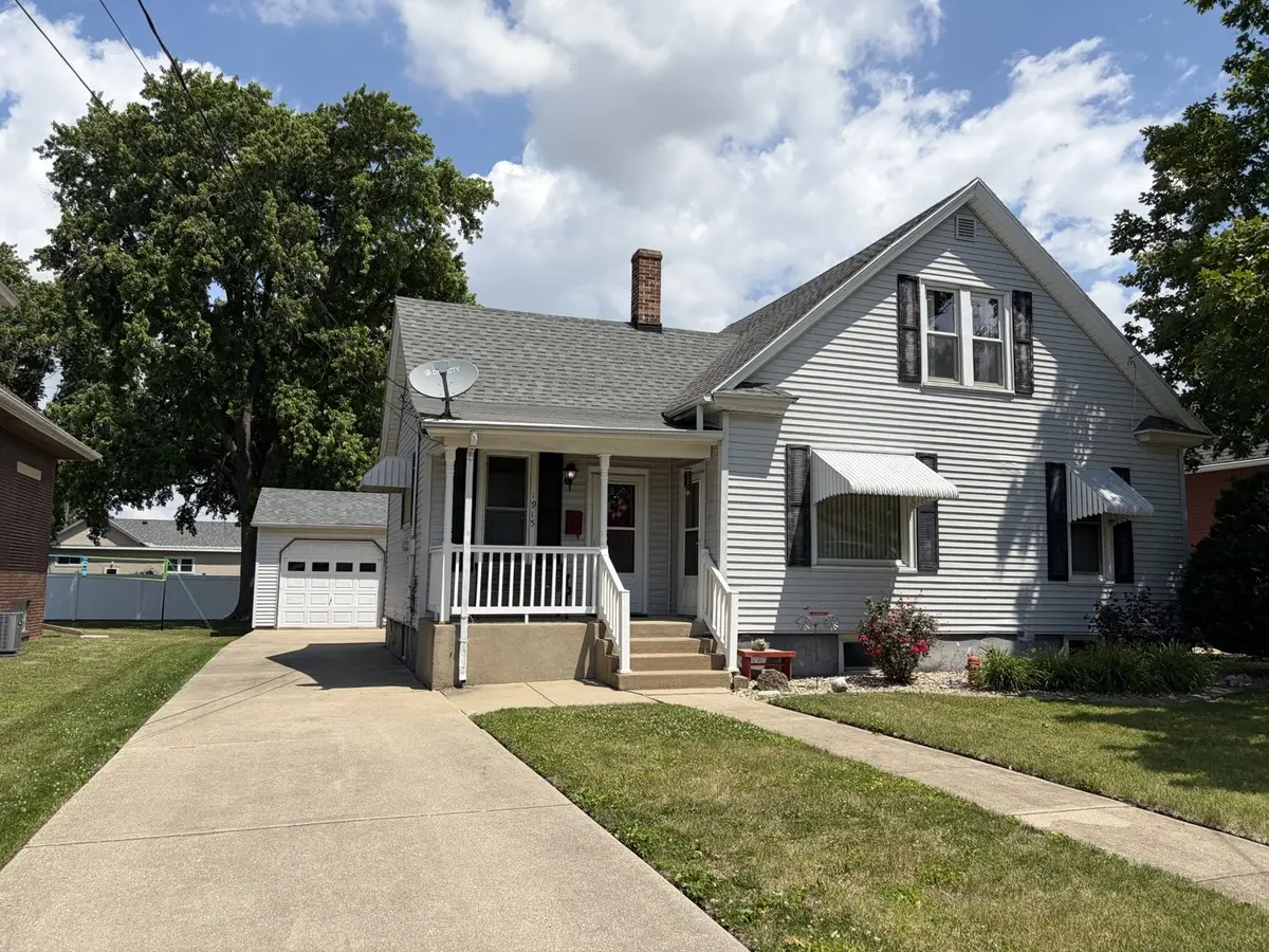 1915 9th Street, Peru, IL 61354 - #1