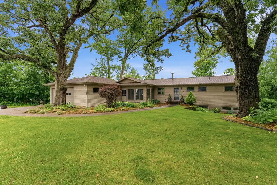 403 N 10th Street, Clinton, IA 52732 - #2