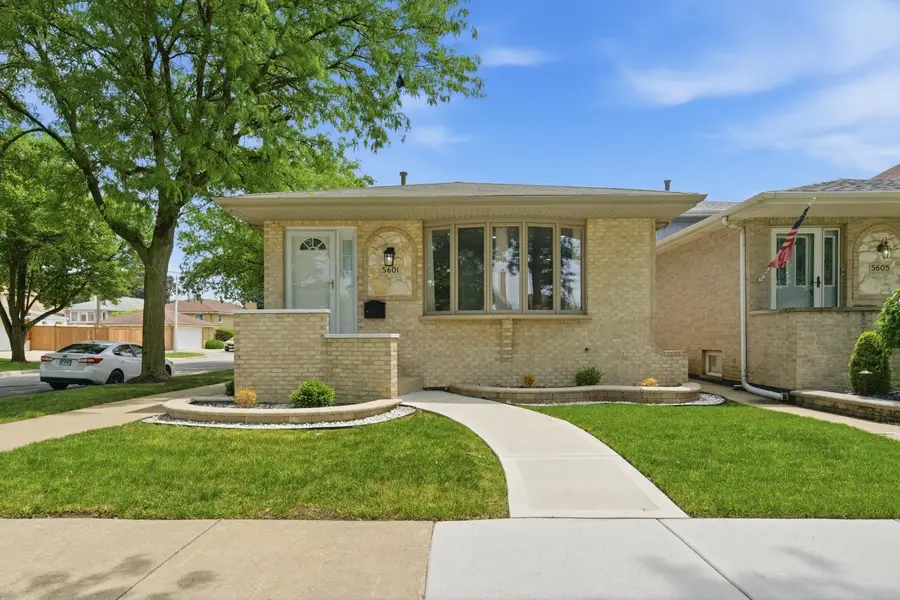 5601 S Sayre Avenue, Chicago, IL 60638 - #2